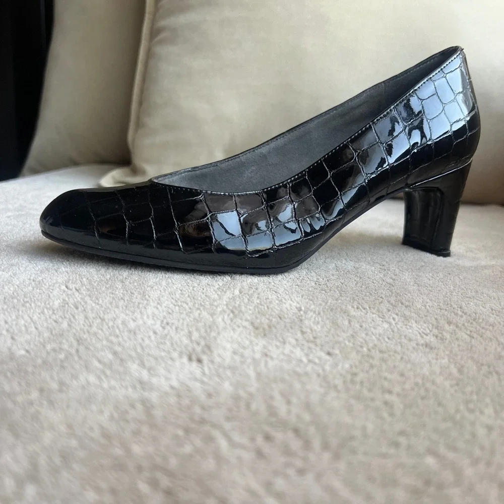 Stuart Weitzman stuart weitzman